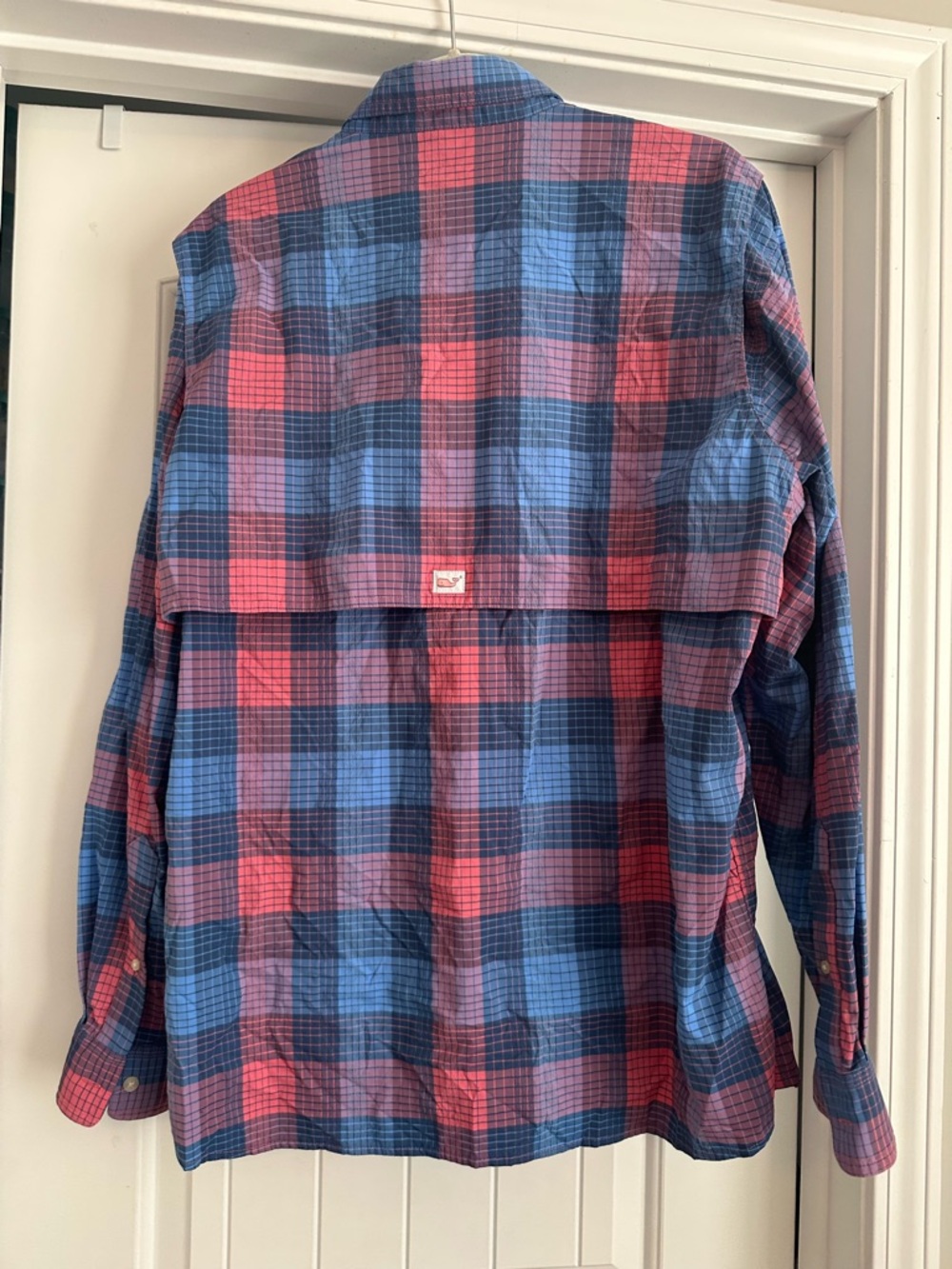 Men’s L Vineyard Vines Coral and Blue Harbor Fishing Shirt - Picture 2 of 9